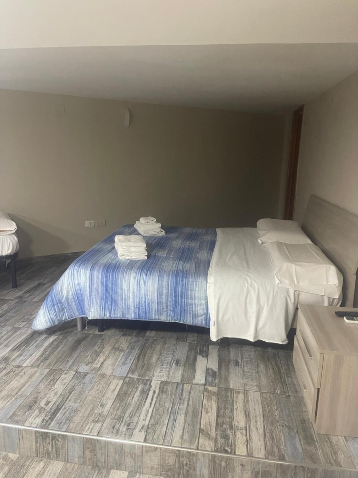 ナポリ B＆B シェ モア Bed & Breakfast エクステリア 写真
