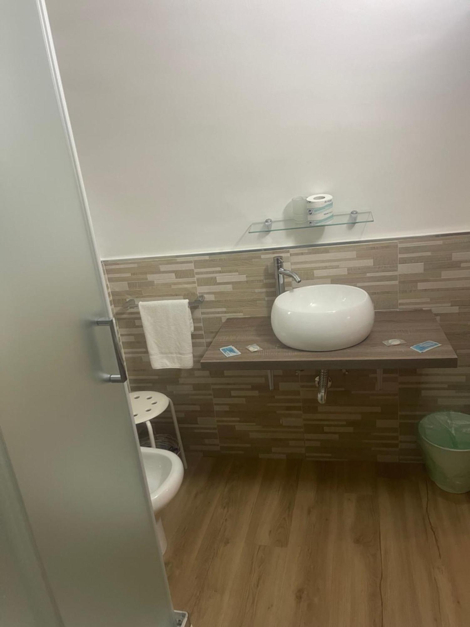 ナポリ B＆B シェ モア Bed & Breakfast エクステリア 写真